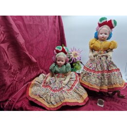 Muñeca Vintage Folclórica Húngara 32 cm Años 50, Cabeza Composición Pintada a Mano Cuerpo de Tela Traje Matyó, Arte Popular Cole