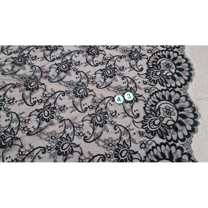 Vintage Black Spanish Mantilla 260 x 135 cm - 1960s Church Lace Veil - Rectangular Wedding Shawl and Holy Week Scarf