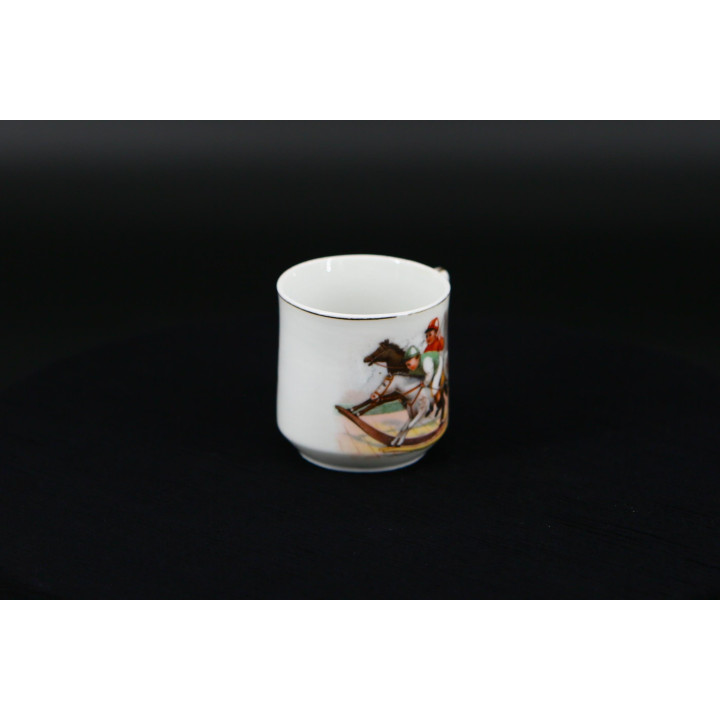 Caneca infantil de porcelana c. 1920 | Cavalo de balanço