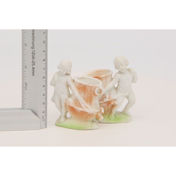 Set sale e pepe antico in porcellana biscuit, Turingia c. 1900