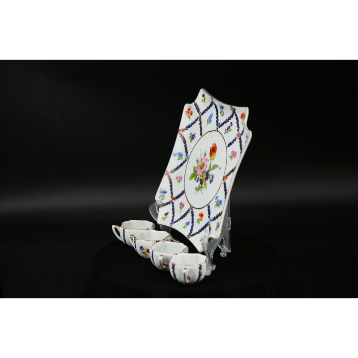Zestaw Porcelany Vintage: Talerz i 4 Filiżanki