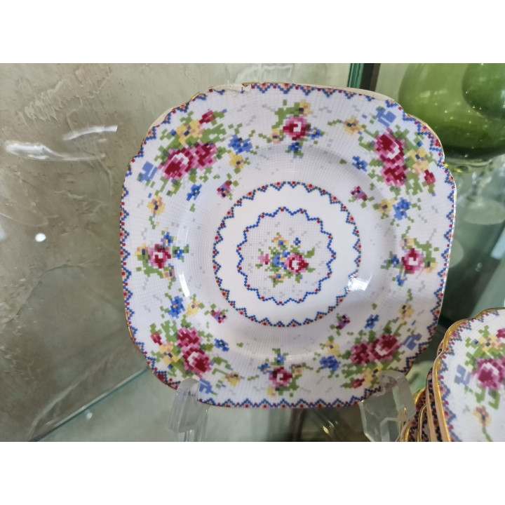 Conjunto 12 Pratos Sobremesa Royal Albert Petit Point - Anos 60