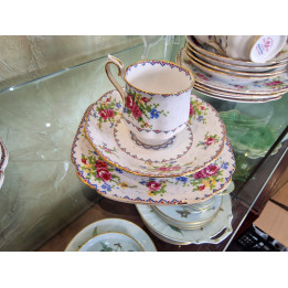 Trio à Thé Royal Albert Petit Point - Vintage 1960