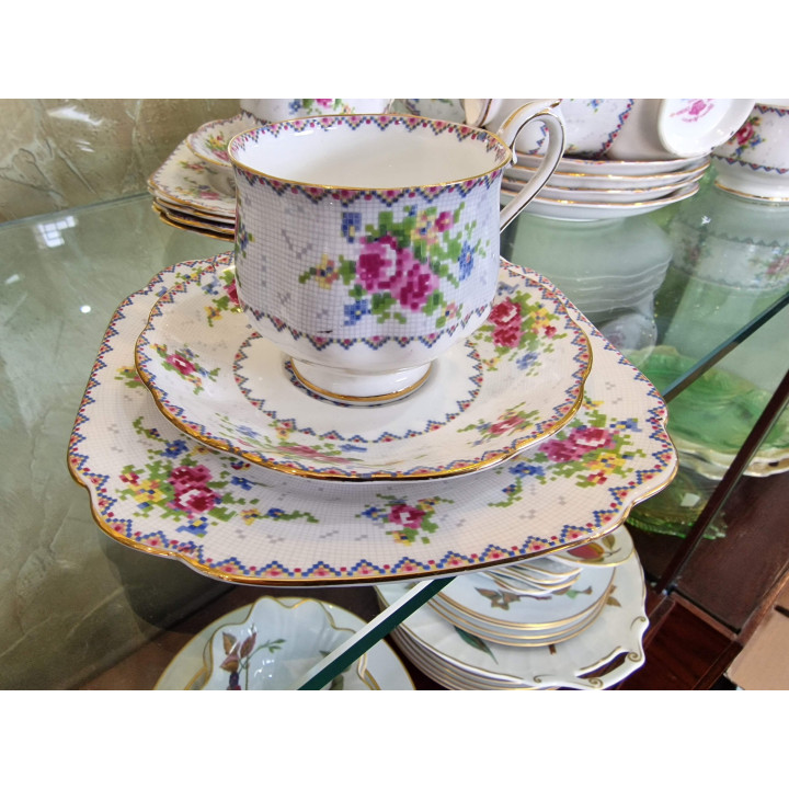 Trio de Chá Royal Albert Petit Point - Vintage 1960