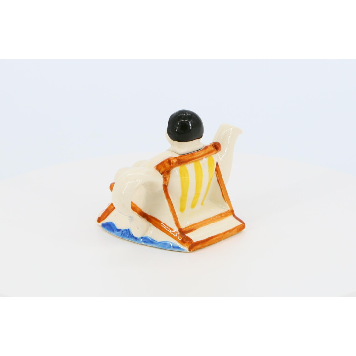 Tetera Tony Carter Mujer en Silla de Playa - Vintage 80s