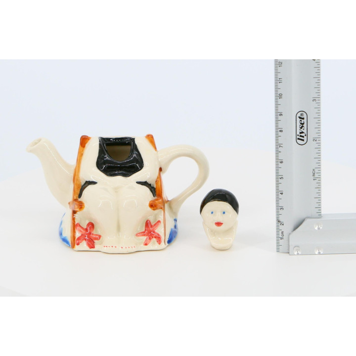Коллекционный чайник Тони Картера Дама на пляже