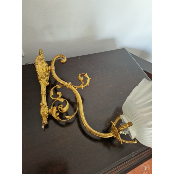 Aplique de pared antiguo de bronce y vidrio esmerilado (1920-1930)