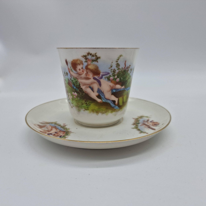 Tasse à Café et Soucoupe Ancienne en Porcelaine, Style Limoges, Décors Chérubins et Dorure, Vaisselle Belle Époque vers 1910