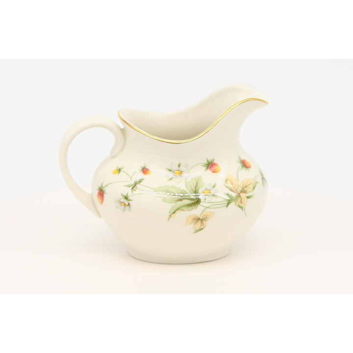 Молочник Royal Doulton Strawberry Cream - Английский фарфор