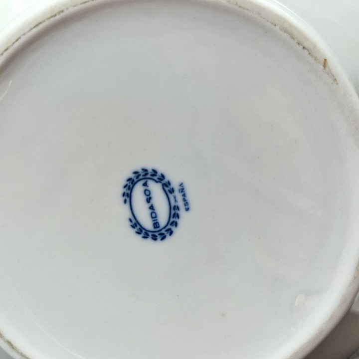 Jarra de porcelana Bidasoa vintage relieve uvas