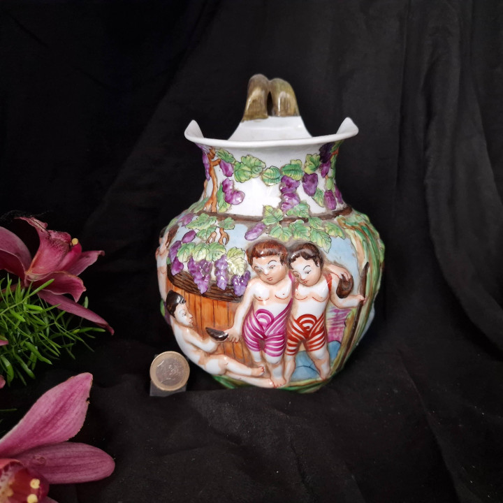 Włoski dzban Capodimonte lata 50. - Scena Winobrania