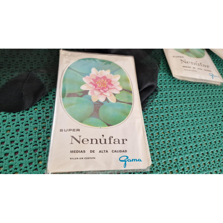 Vintage Nylonstrümpfe 1960er, Nahtlos Gama Super Nenufar, Deadstock NOS Originalverpackung, Gr. 8.5 Fuß 21.5cm Länge 85cm