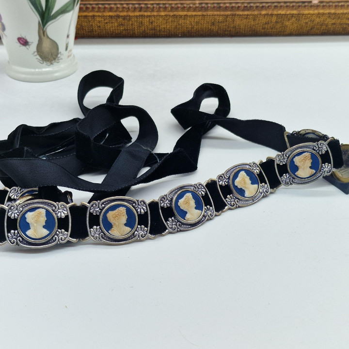 Vintage Samtgürtel mit Kameen (1960-70) - Neoklassisches Design
