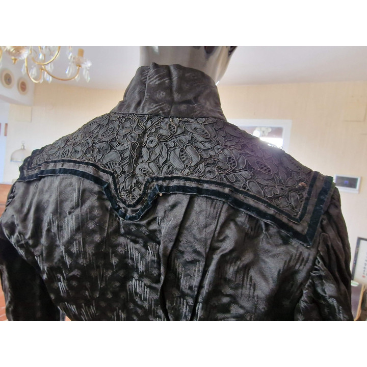 Vicenta Casajuana Silk Jacket (c. 1895)