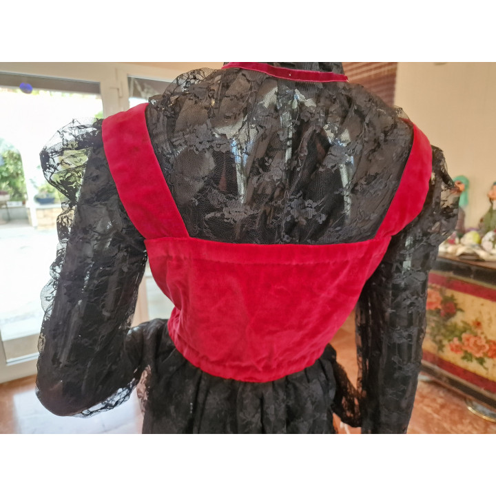 Antike Seidensamtjacke mit Spitze (Valencia, um 1900)