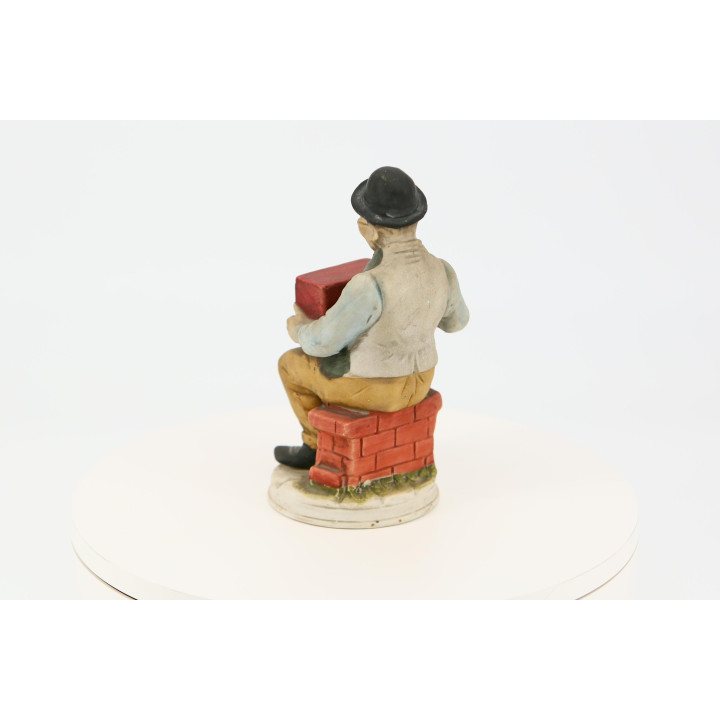Винтажная фигурка из керамики: Уличный музыкант с шарманкой