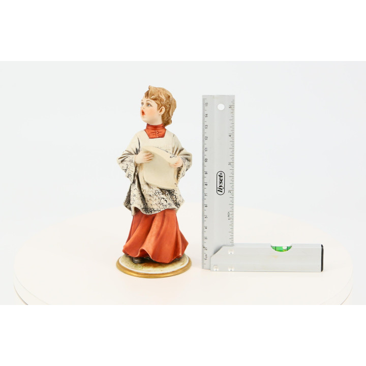 Capodimonte Porzellanfigur B. Merli: Singender Junge, Italien
