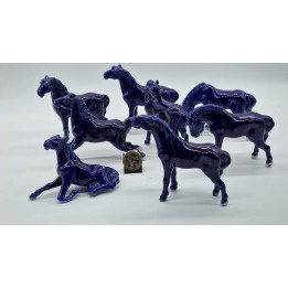 8 Estatuetas de Cavalos em Porcelana Azul Cobalto - Séc. XX