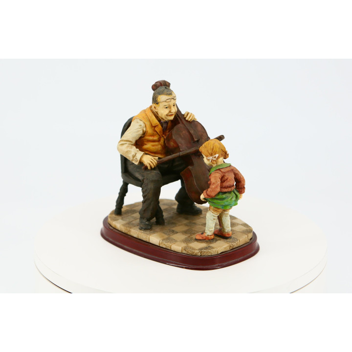 Scultura in Resina Musicista con Violoncello e Bambina
