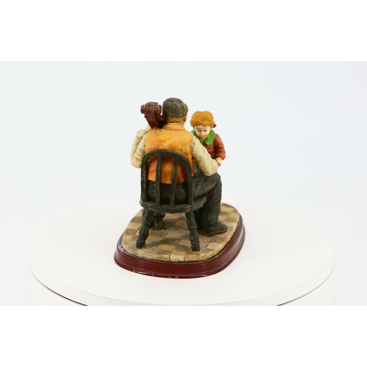 Vintage Harzskulptur Cellist und Mädchen — 90er Jahre
