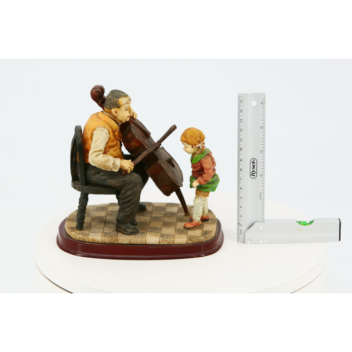 Vintage Harzskulptur Cellist und Mädchen — 90er Jahre