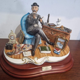 Porcelana Capodimonte L'Antiquario Germano Cortese