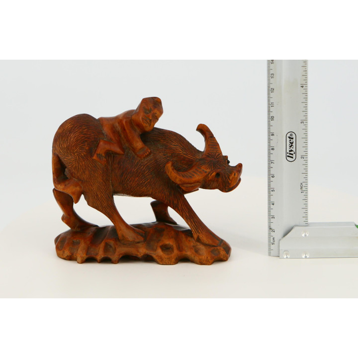 Vintage Holzskulptur Junge auf Wasserbüffel - Handgeschnitzt 1950er