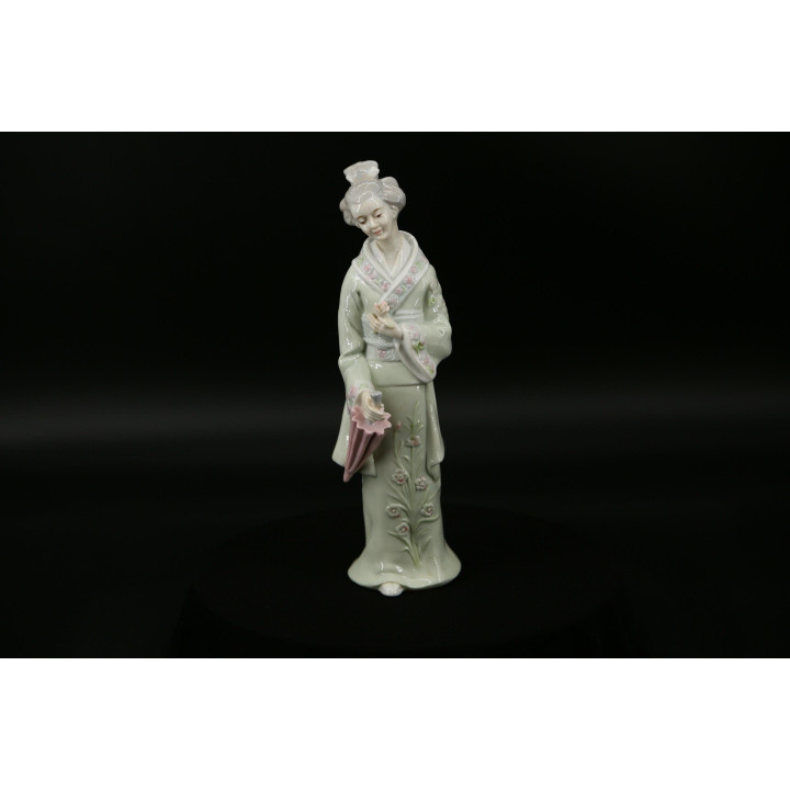 Estatueta Geisha de Porcelana KPM Bavaria anos 80