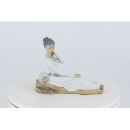 Escultura Porcelana Casades - Joven Contemplativa 15cm