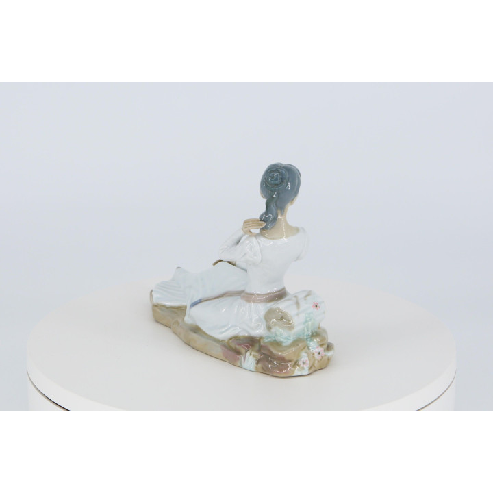 Casades Spanish Porcelain Figurine - Seated Girl 15cm
