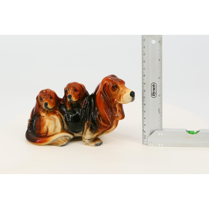 Estatueta Vintage Basset Hound com Filhotes Anos 90