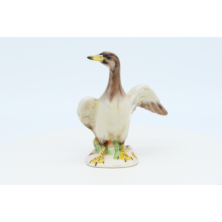 Polichromowana rzeźba gęsi z porcelany - lata 90.