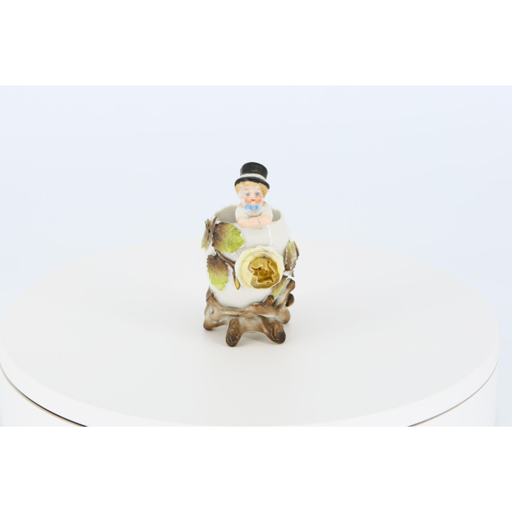 Vintage Porzellanfigur Junge mit Zylinder (1950er)