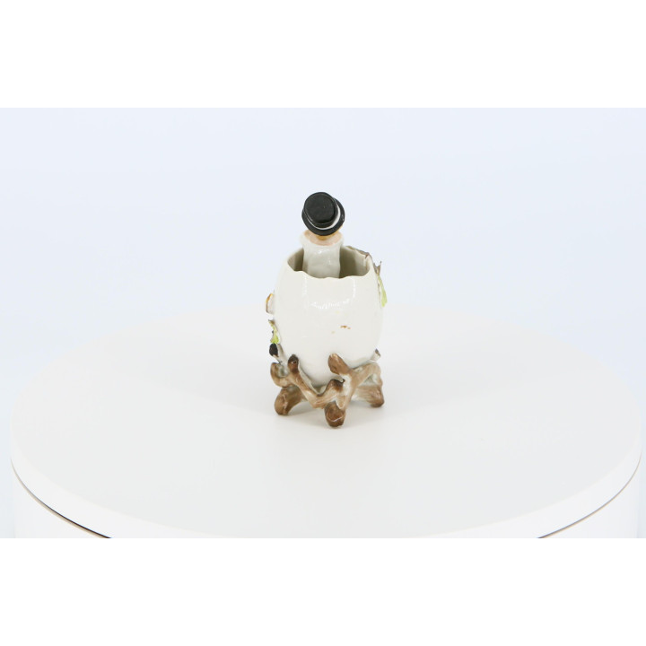 Figurine Vintage en Porcelaine Garçon au Haut-de-Forme (1950)