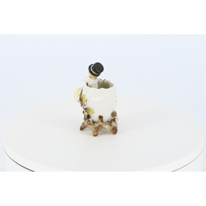 Figura Vintage em Porcelana Menino com Cartola (1950)