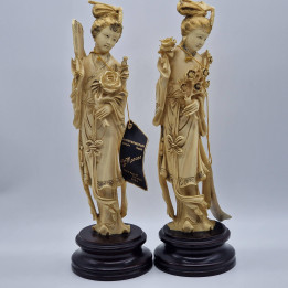 Par de Figuras Orientais Anos 60 — Efeito Marfim