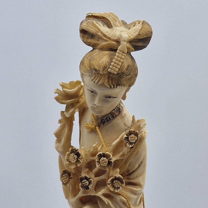 Par de Figuras Orientais Anos 60 — Efeito Marfim