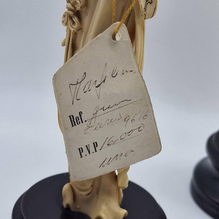 Coppia di Figure Orientali Anni '60 — Effetto Avorio
