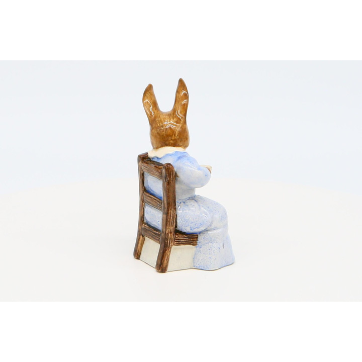 Beswick Mrs. Tiggy-Winkle Takes Tea Figurine Beatrix Potter