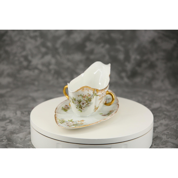 Antique Belle Époque Porcelain Gravy Boat (1890-1920)