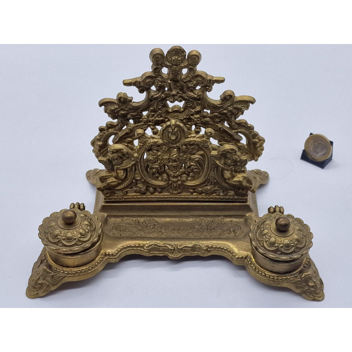 Tinteiro Duplo Neo-Rococó em Latão (c. 1900)