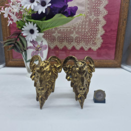 Antieke Bronzen Gordijnroedehouders Rammenkop (Paar)