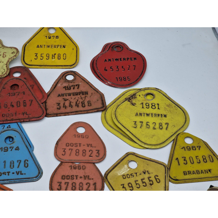 30 Vintage Belgische Veeplaatjes (1960-1980) - Emaille