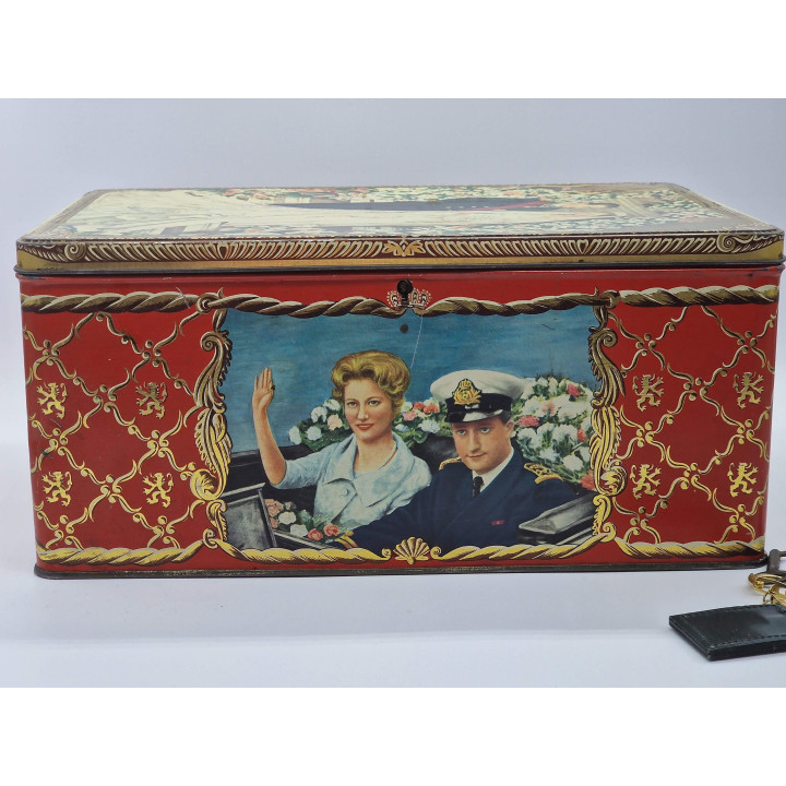 1959 Eperons d'Or Belgian Royal Wedding Commemorative Tin Box
