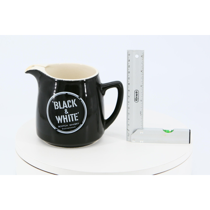 Jarra Black & White Whisky, Arthur Wood, años 30