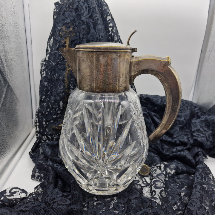 Jarra enfriadora cristal tallado y metal plateado, h. 1900