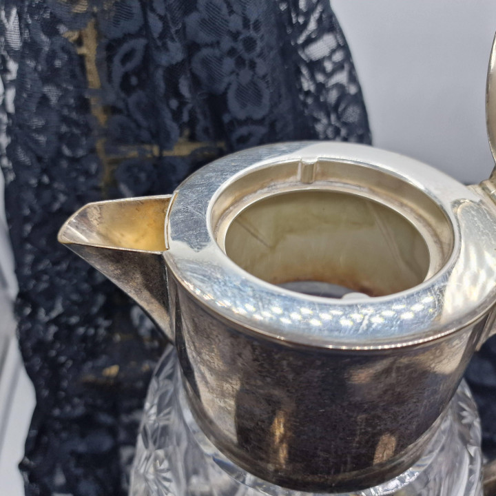 Jarra refrigeradora de cristal e metal prateado, c. 1900