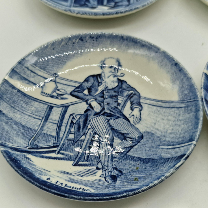 Набор из 4 винтажных тарелок Делфт 1970-х | Сатира и алкоголь