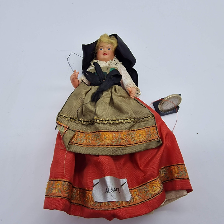 Коллекция 11 французских фольклорных кукол 1950-х (Valmon)
