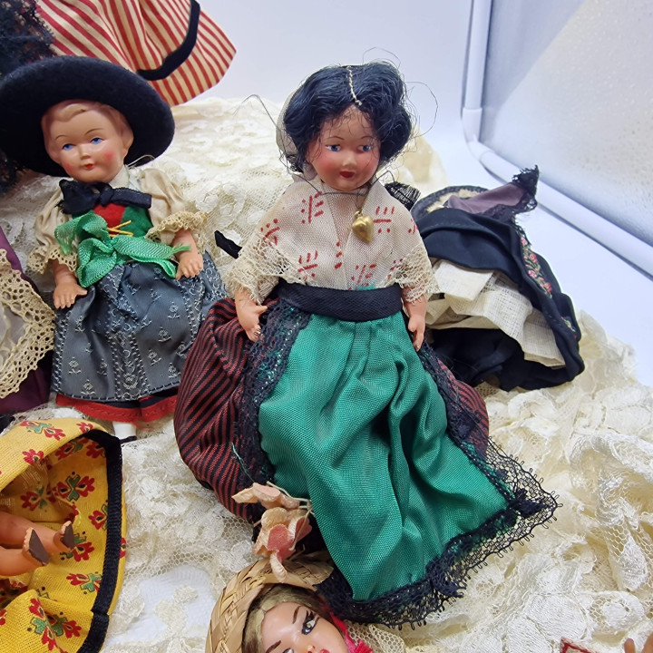 Collezione 11 Bambole Regionali Francesi 1950 (Valmon)